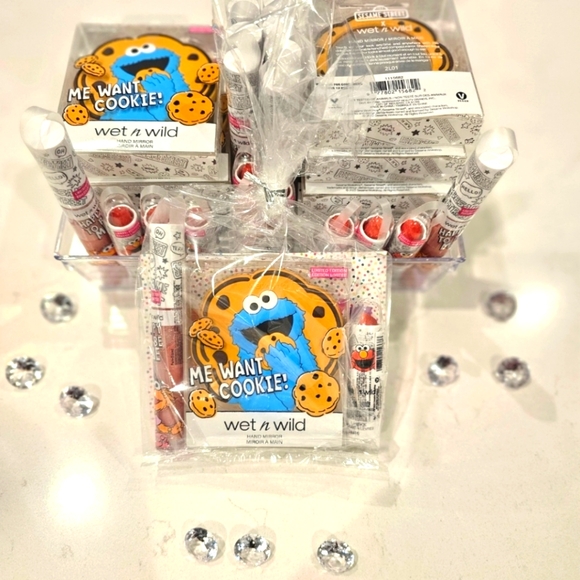 Sesame Street Makeup Collection By Wet n’ Wild (3) Piece New & Sealed - Picture 1 of 11